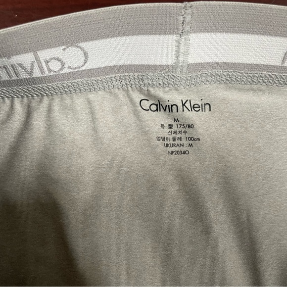 Men's Calvin Klein Boxer Brief underwear, size M. - Picture 3 of 3